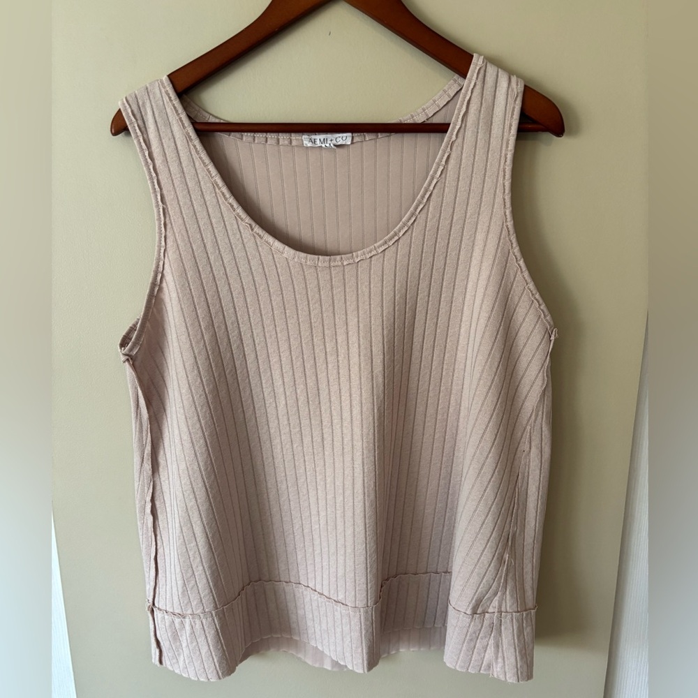 AEMI + CO Women's Beige Ribbed Tank Top Size Medium